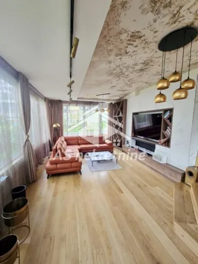 Dedinje-petosoban stan sa privatnim dvorištem
