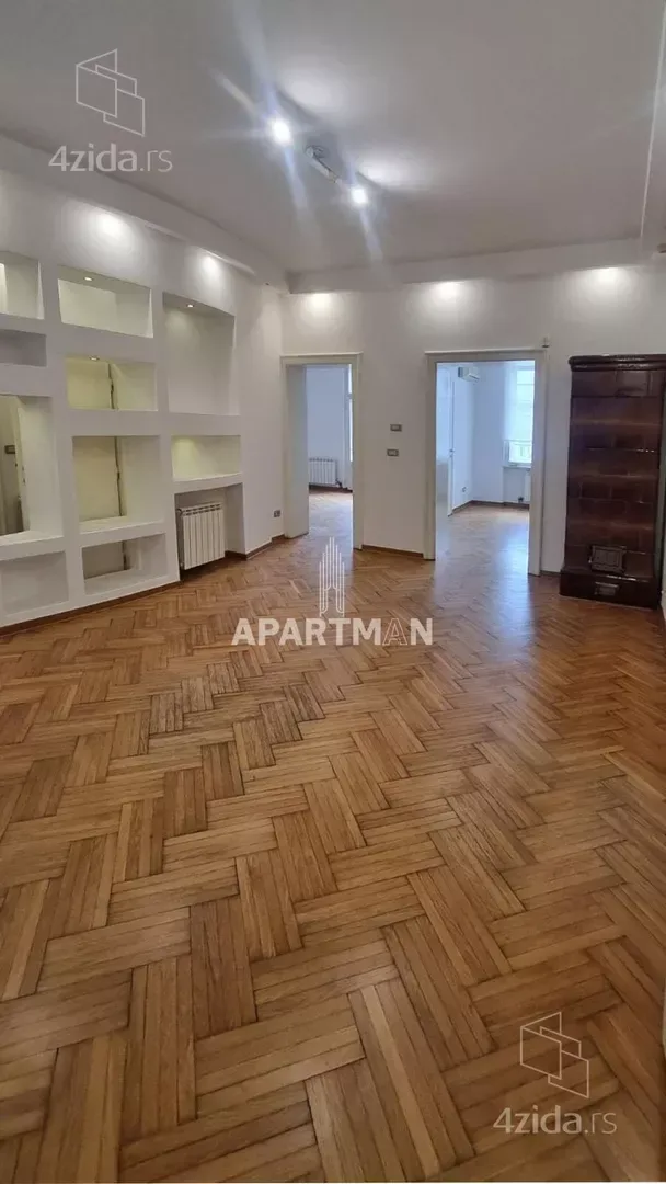 Četvorosoban stan za izdavanje, Kralja Milana