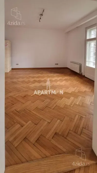 Četvorosoban stan za izdavanje, Kralja Milana