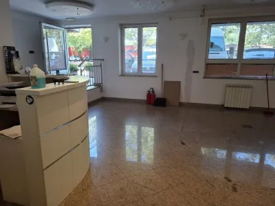 Poslovni prostor lokal Voždovac, FON
