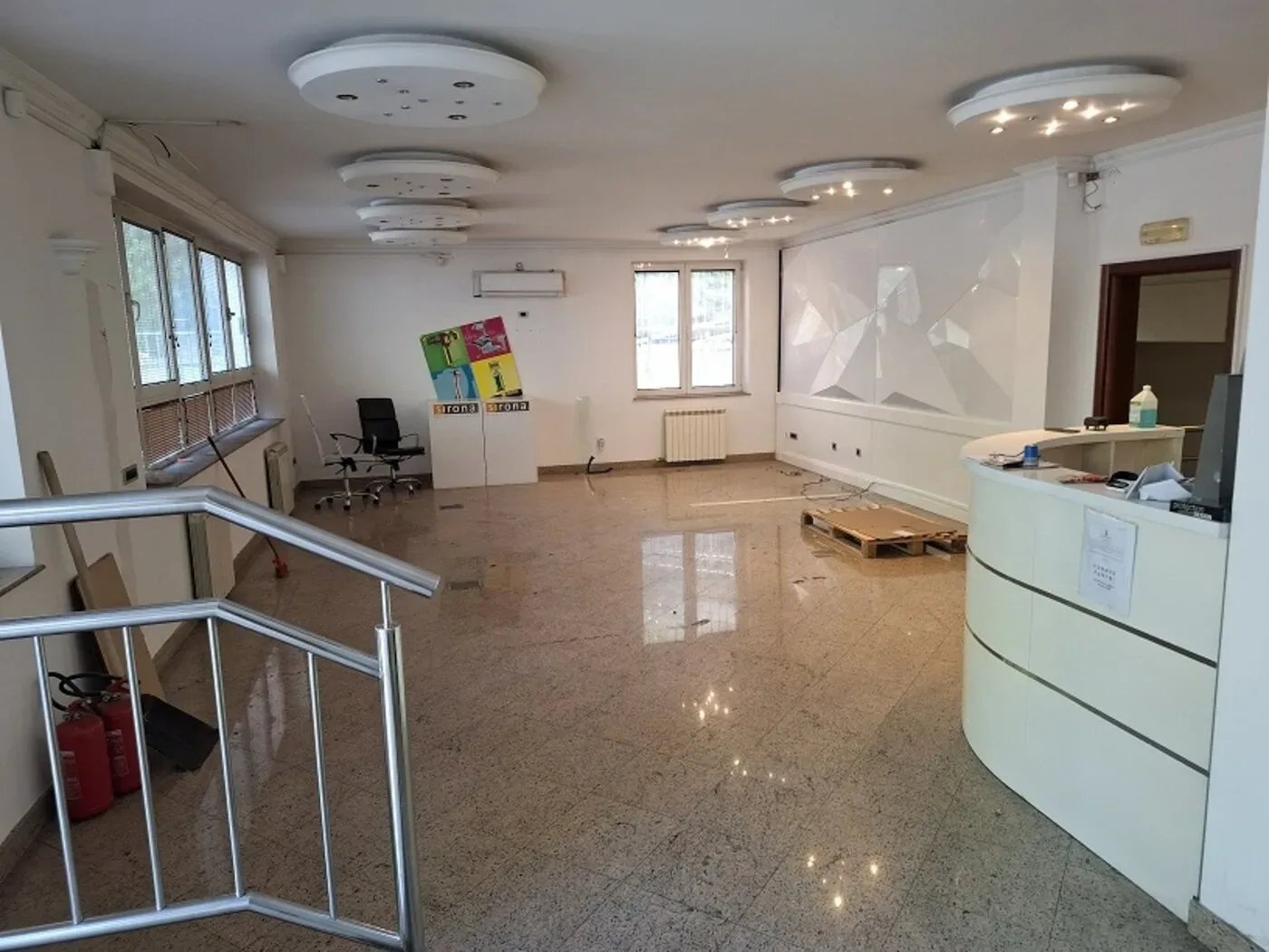 Poslovni prostor lokal Voždovac, FON