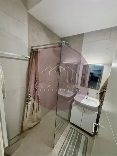 Tadije Sondermajera, Blok 65, West 65