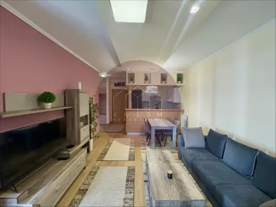 Tadije Sondermajera, Blok 65, West 65