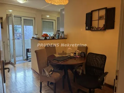 Trosoban stan, Medakovićeva, 200.000€, 80m²