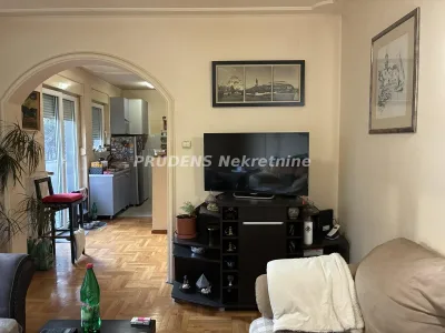 Trosoban stan, Medakovićeva, 200.000€, 80m²