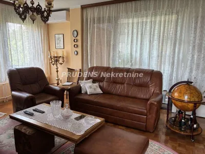 Četvorosoban stan, Lipa, 270.000€, 94m²