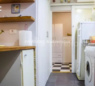 Troiposoban stan, Saše Simeunovića (bivša Crnotravska), 215.000€, 78m²