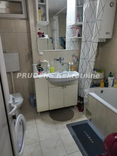Trosoban stan, Kosovska, 240.000€, 80m²