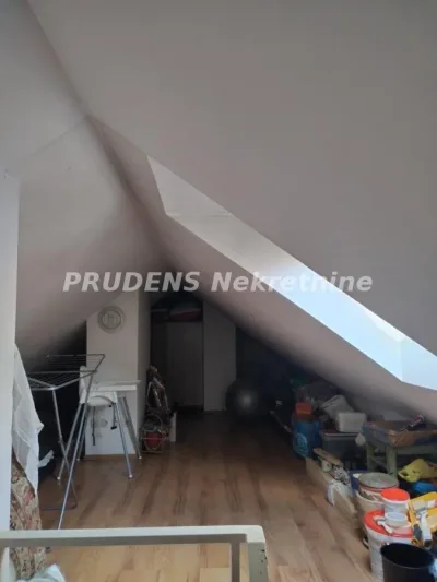 Trosoban stan, Kosovska, 240.000€, 80m²