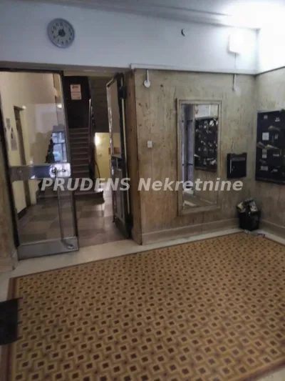 Trosoban stan, Kosovska, 240.000€, 80m²