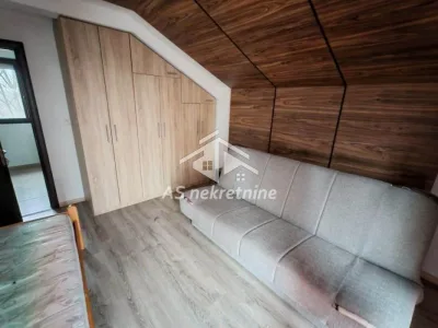 Porodična kuća sa bazenom - Blok 45
