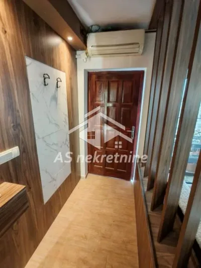 Porodična kuća sa bazenom - Blok 45