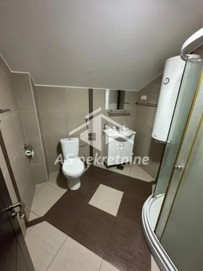 Porodična kuća sa bazenom - Blok 45