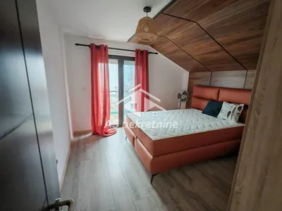 Porodična kuća sa bazenom - Blok 45
