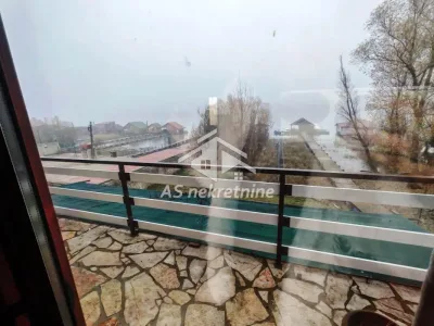 Porodična kuća sa bazenom - Blok 45