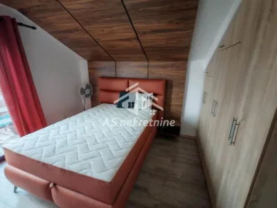 Porodična kuća sa bazenom - Blok 45