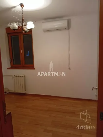 Trosoban stan na prodaju, Cara Nikolaja II