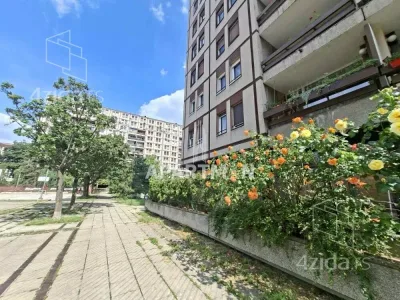 Dvoiposoban stan na prodaju, Milentija Popovića
