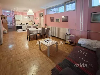 Dvoiposoban stan na prodaju, Milentija Popovića
