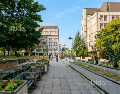 Dvoiposoban stan na prodaju, Milentija Popovića