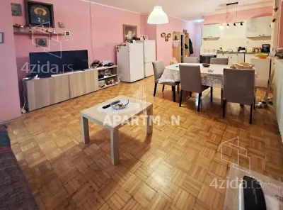 Dvoiposoban stan na prodaju, Milentija Popovića