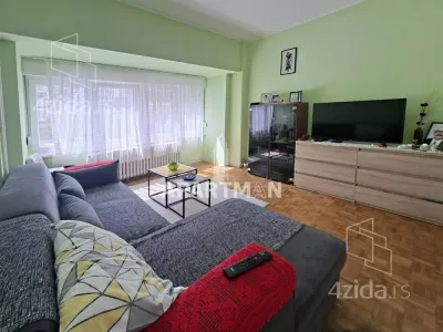 Dvoiposoban stan na prodaju, Milentija Popovića