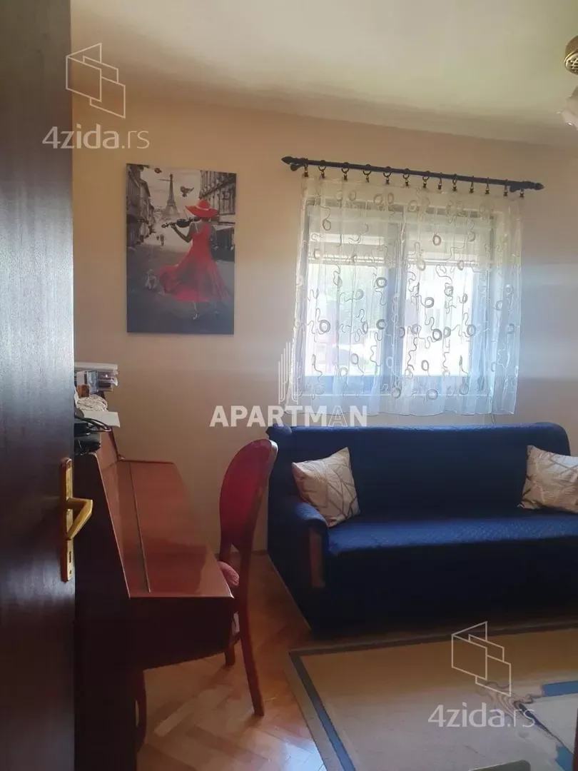 Dvosoban stan na prodaju, Kneževačka