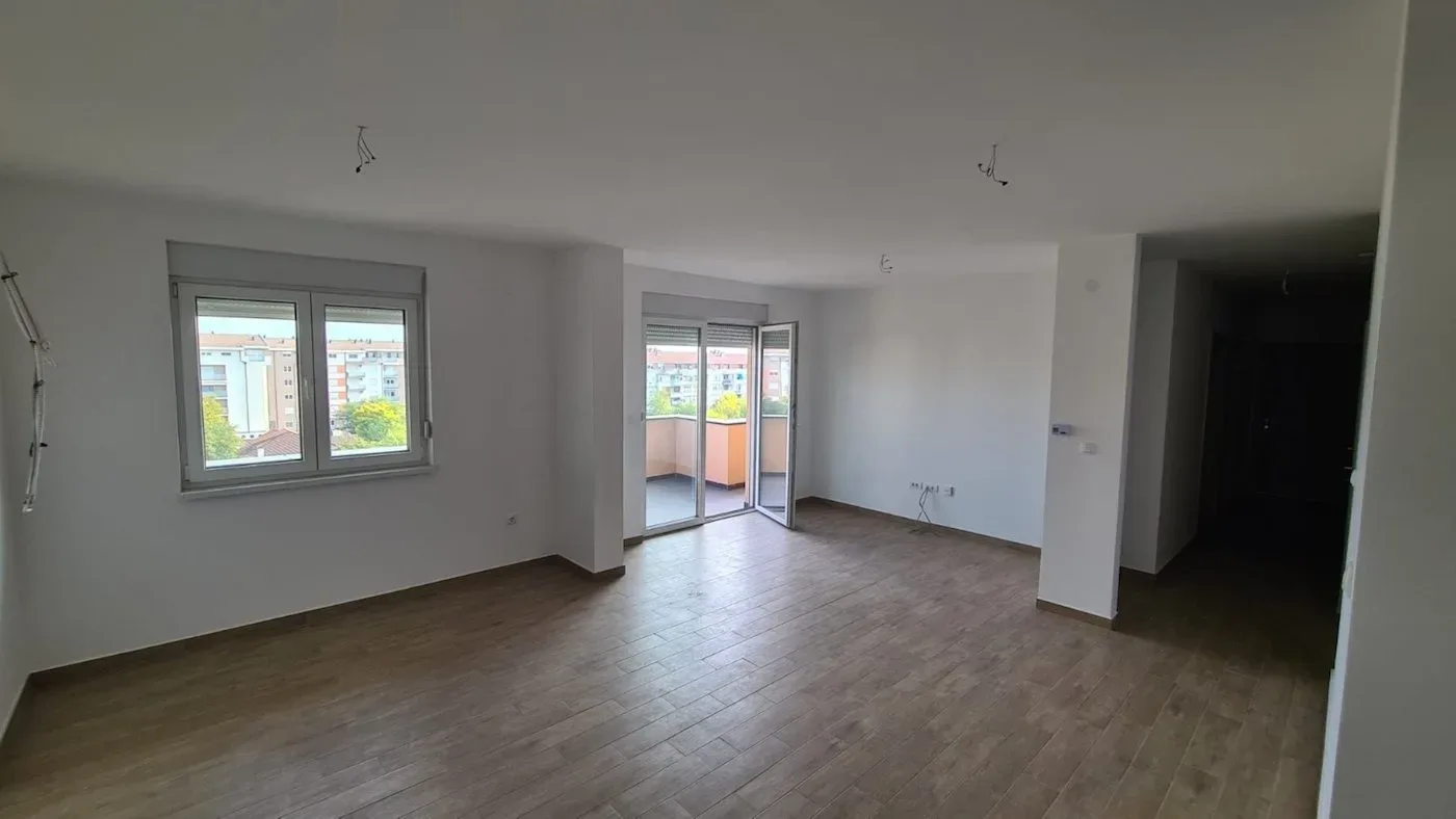 Stan četvoroiposoban, Stara Pazova