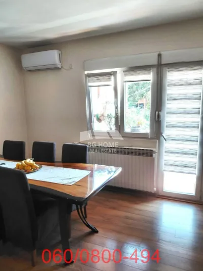 Petosoban dupleks u Mirijevu, Miroslava Jovanovića