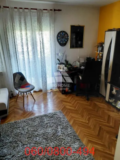 Petosoban dupleks u Mirijevu, Miroslava Jovanovića