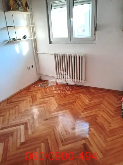 Dvoiposoban stan na Zvezdari, Živka Davidovića