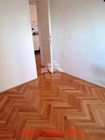 Dvoiposoban stan na Zvezdari, Živka Davidovića