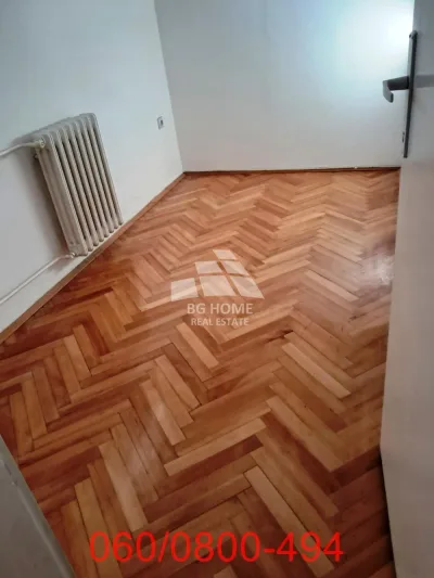 Dvoiposoban stan na Zvezdari, Živka Davidovića