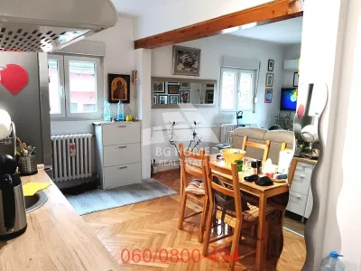 Dvoiposoban stan na Zvezdari, Živka Davidovića