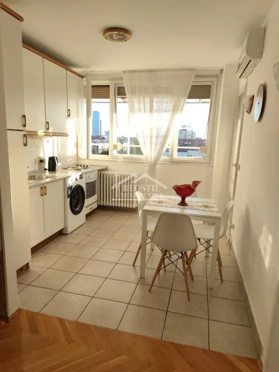 Novi Beograd - Carina - 51m2+11m2