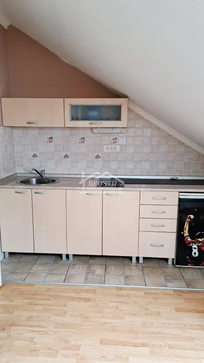 4-soban stan, duplex, 89 m2 centar Žarkova