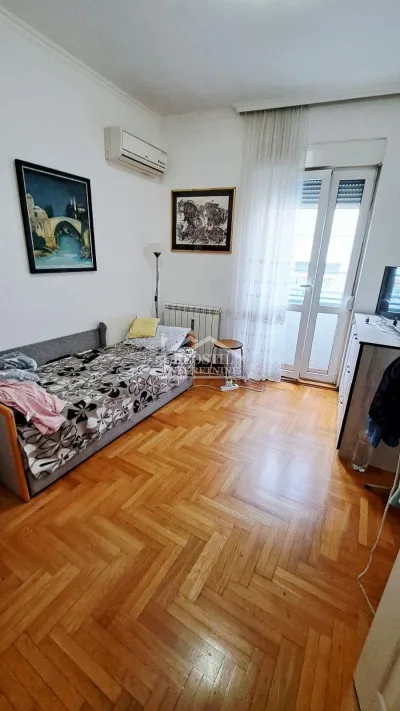 4-soban stan, duplex, 89 m2 centar Žarkova