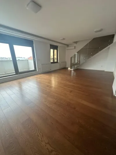Stan sedmosoban Stari Grad