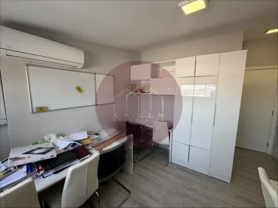 Petosoban stan u Pećskoj, Đeram pijaca