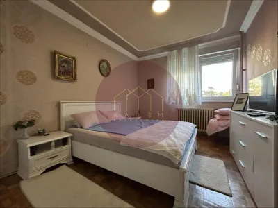 Trosoban stan u Vojina Đurašinovića-Kostje