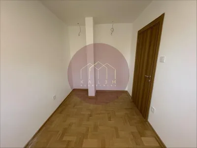 Trosoban stan u Ruđera Boškovića, Učiteljsko naselje