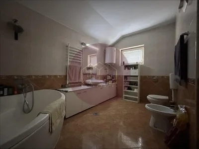 Petosoban stan u Živka Davidovića