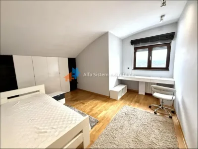 Petosoban stan na Vračaru - Crveni krst