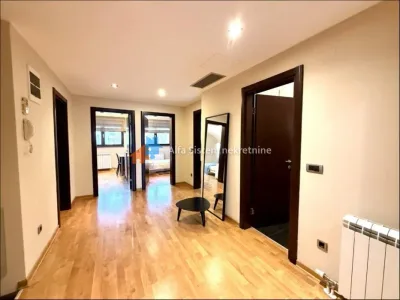 Petosoban stan na Vračaru - Crveni krst