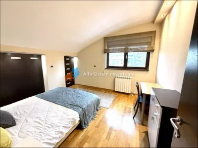 Petosoban stan na Vračaru - Crveni krst
