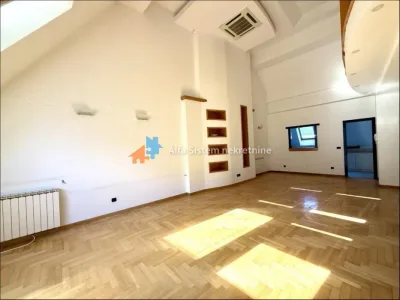 Luksuzan dupleks na Vračaru