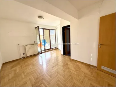 Luksuzan dupleks na Vračaru