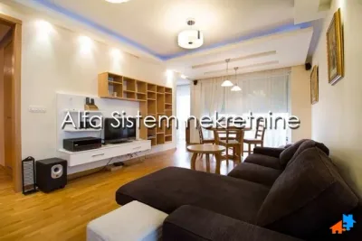Trosoban stan u Belvillu - Novi Beograd (Blok 67)