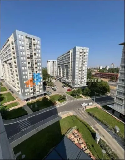 Trosoban stan u Belvillu - Novi Beograd (Blok 67)