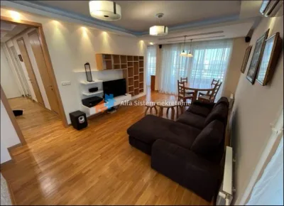 Trosoban stan u Belvillu - Novi Beograd (Blok 67)